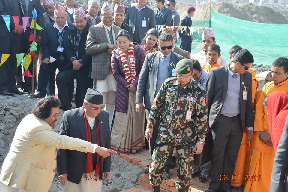 काठमाण्डौ उपत्यका खानेपानी लिमिटेड, आयोजना कार्यान्वयन निर्देशनालय अन्तर्गत बालकुमारी, ललितपुर स्थित फोहर पानी प्रशोधन केन्द्र निर्माण कार्यको शिलान्यास कार्यक्रममा उपस्थित  पदाधिकारिहरु